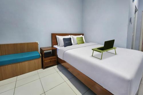 Rendeh Hotel | Urbanview Hotel Mutiara Persada Syariah Majalengka by RedDoorz