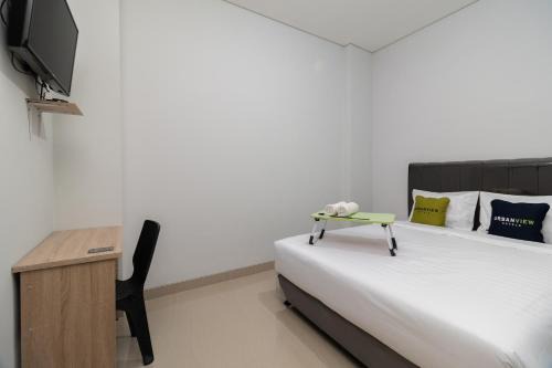 Gambir Hotel | Urbanview Hotel Pasar Baru Jakarta by RedDoorz