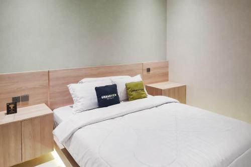 Blora Hotel | Urbanview Hotel Tentrem 2 near Alun Alun Blora
