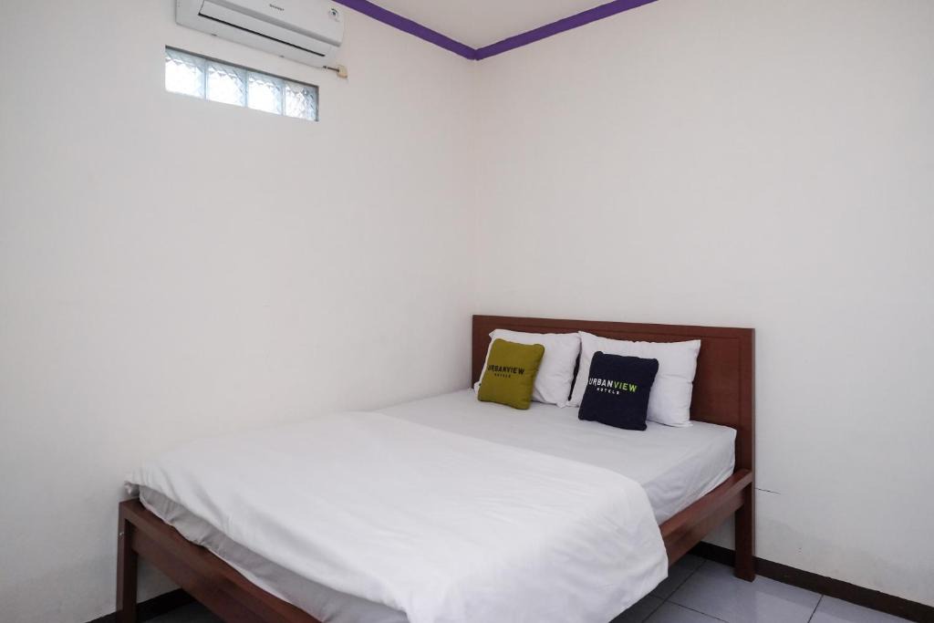 Salatiga Hotel | Urbanview Syariah Zidney 3 Salatiga by RedDoorz