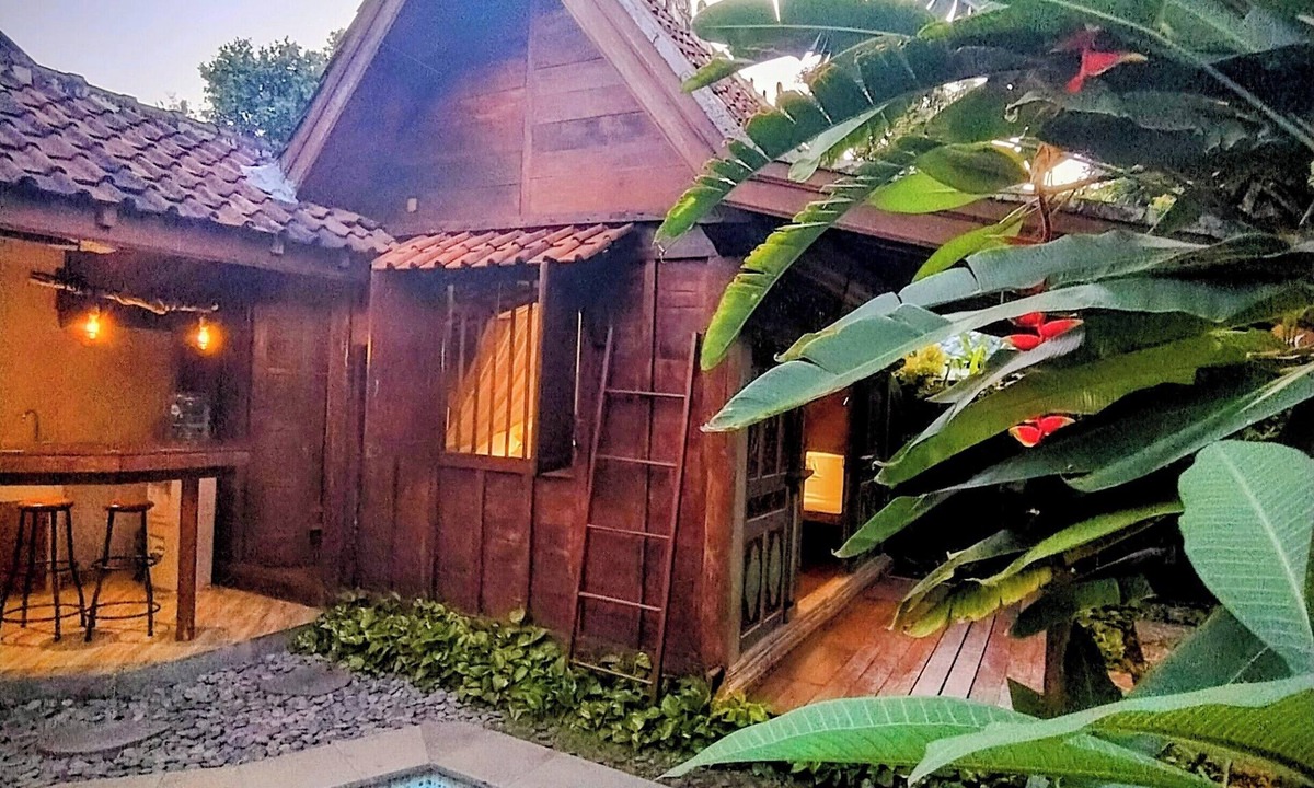 Dyanapura Villa | Villa BAgus-Antique Crafted Wood Home Near Seminyak Beach, Fancy Shop&Restaurant