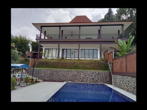 Ciloto Villa | Villa Brown Cisarua