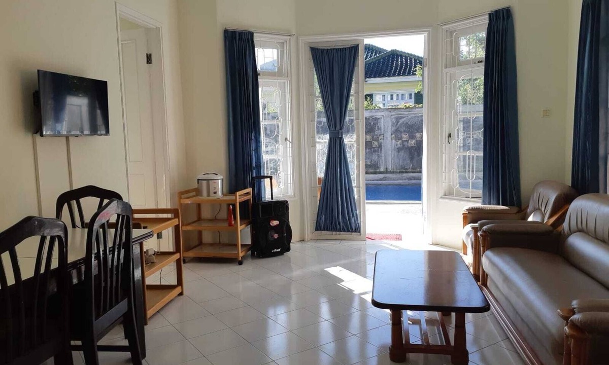 Cipanas Villa | villa disewakan gunung geulis puncak