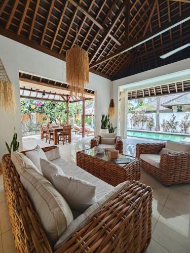 Gili Trawangan Villa | Villa Dunia - 400M Private Villa Walk to Beach Top location Gili Trawangan
