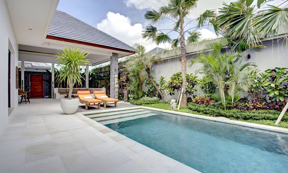 Sunset Road Villa | VILLA JONAS 1 BDR - PRIVATE- SWIMING POOL - BALI - SEMINYAK - INDONESIE
