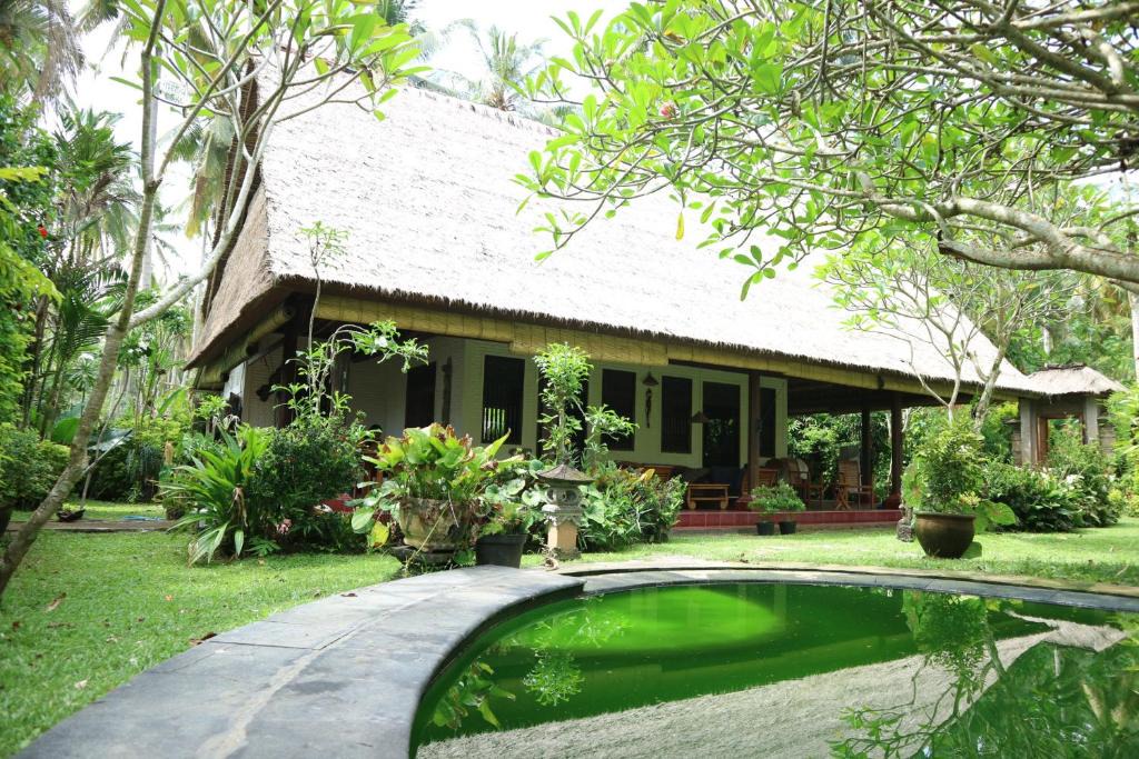 Pekutatan Villa | Villa Kharisma Medewi