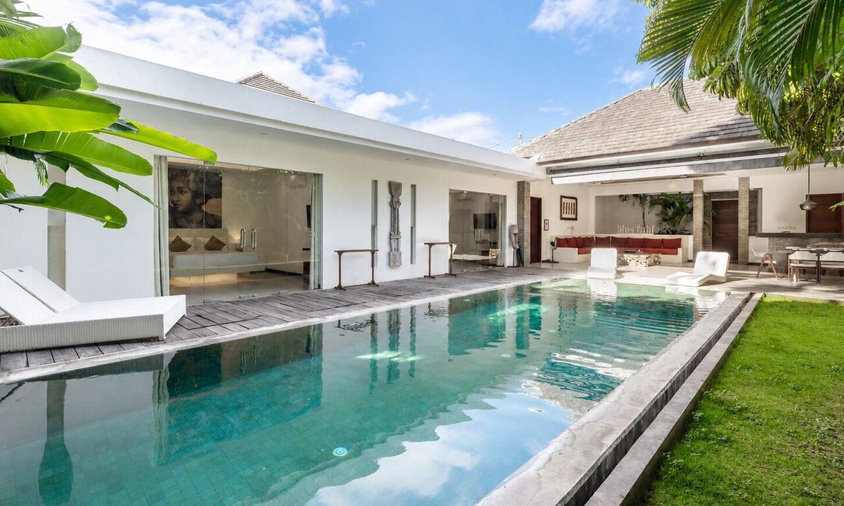 Drupadi House | Villa Saha | Elegant 3BR Pool Oasis Seminyak