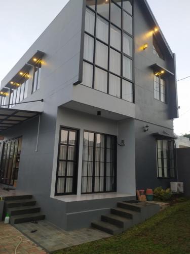 Jambu Luwuk Cabin | Villa Sky Garden