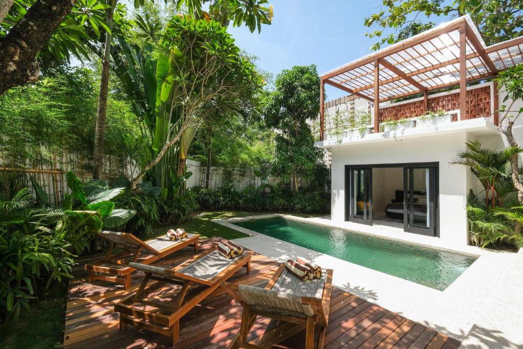 Tumbak Bayuh Villa | Villa Terracotta Pererenan