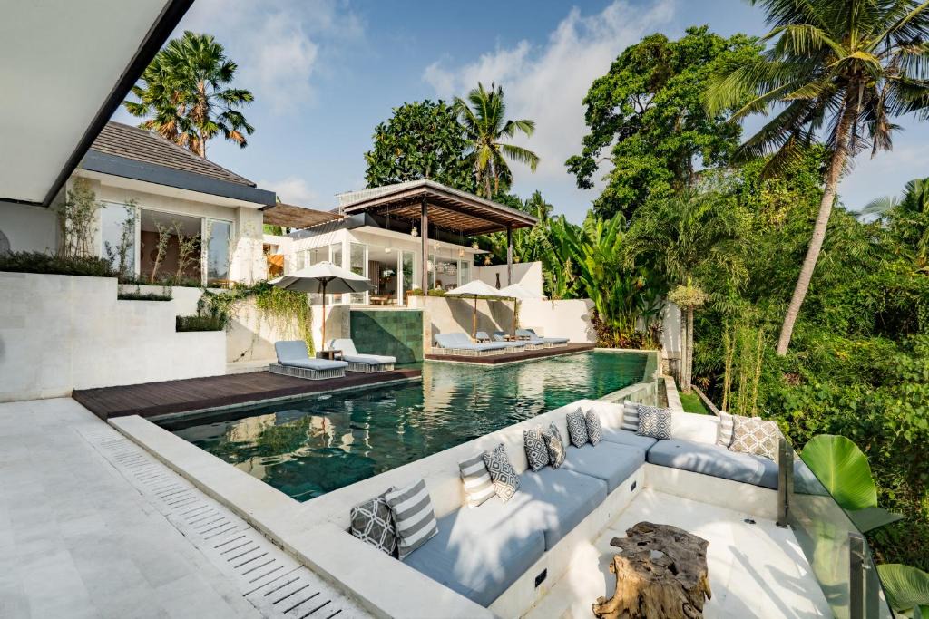Pengosekan Villa | Villa White Lotus by BaliSuperHost
