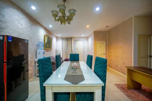 Cilandak House | White House