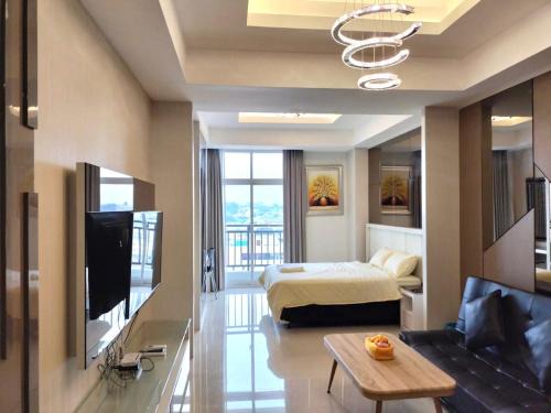 Lubuk Baja Apartment | Wiwi Formosa Residence - Kitchen-Balcony