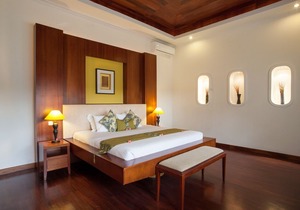 1 BR Private Pool Villa Near GWK Cultural Park, 10 minutes drive to the beach in South Kuta