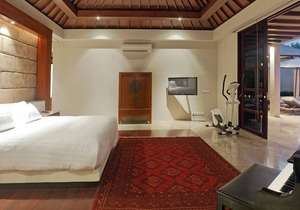 2 Bedrooms, stay at 4 Bedroom Jimbaran Luxury Villa, Exclusive Use! in Jimbaran