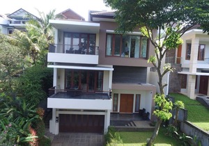 3 BR City View Villa with a private pool 2 in Bandung