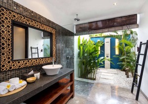 320 m² Villa ∙ 4 bedrooms ∙ 8 guests in North Kuta