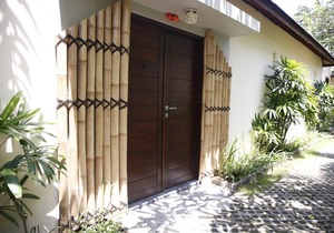 Gorgeous 3BR Villa In Legian - W/Private Swimming Pool! 4Min Drive To Kuta Beach in Legian