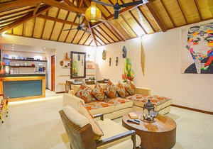 Gorgeous 3BR Villa In Legian - W/Private Swimming Pool! 4Min Drive To Kuta Beach in Legian