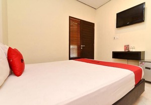 RedDoorz @ Ngurah Rai Airport in Kuta