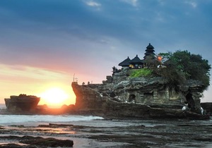 Rent a Luxury Villa in Bali Close to the Beach, Bali Villa 2035 in Kuta