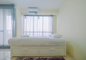 Tifolia Studio Apartment with Double Bed near LRT Station By Travelio in Jakarta