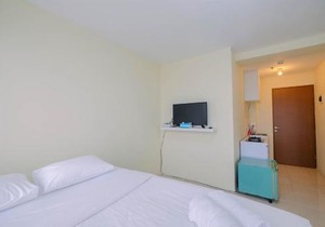 Tifolia Studio Apartment with Double Bed near LRT Station By Travelio in Jakarta