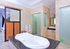 Unforgetable Romantic Pool Villa In Kuta in Kuta