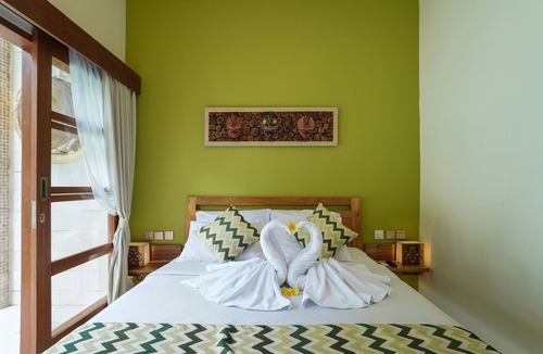 Jimbaran Hotel | 01 Deluxe room With Pool Access and Pool View