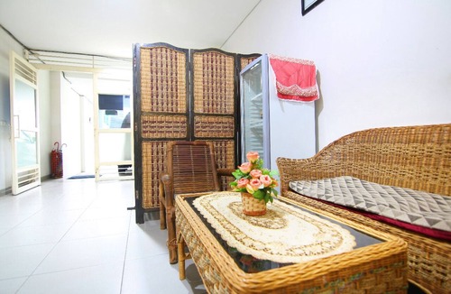 Darmo House | 1 Bedroom Guest House, 10 mnts from Tunjungan Plaza