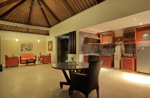 Mangsit House | 1 BR Villa few steps from the sandy beach