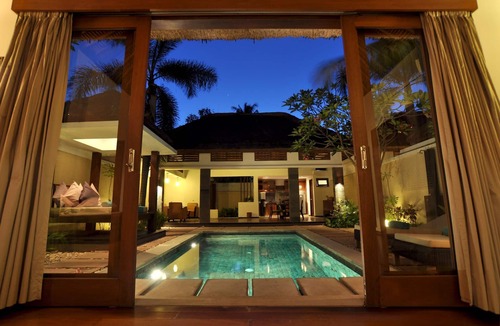 Mangsit House | 1 BR Villa few steps from the sandy beach
