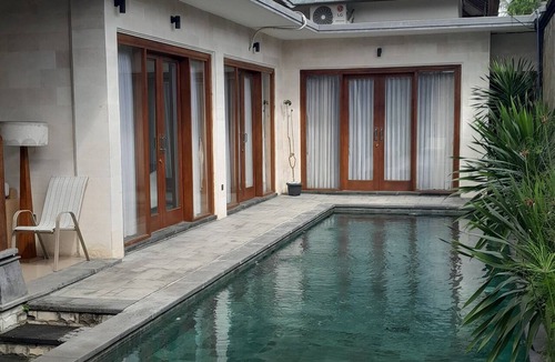 Batubulan Villa | 1 minute to the zoo! 2 Bedroom villa w/private pool and gazebo