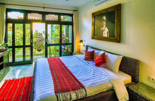 Jimbaran Bay Villa | 10 Bedroom Villa for Team Friendly Coworking or Big Family