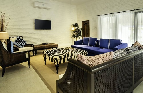 Sanur Kauh Villa | 11 BDR Estate, 5* Luxury, Walk to Beach