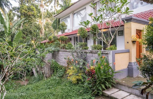 Peliatan Villa | 2 Luxury deluxe rooms with 4 breakfast in Ubud area
