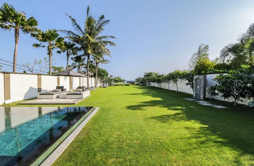 Cemagi Villa | 20% Off Early Booking-Beachfront 5BR Bali Villa: Beach Club, Fully staffed, Chef