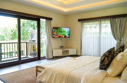 Berawa Villa | 20% Off! Luxury 14bed Villa with 2 Entertainment Rooms, Beach, Finns, Atlas