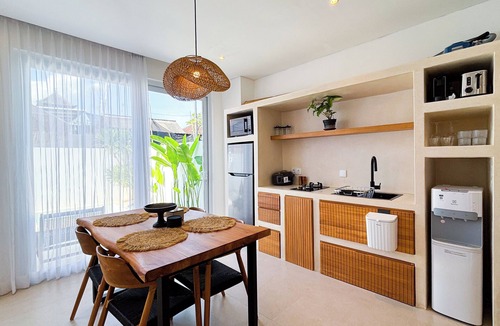 Batu Bolong Villa | 2BR Private Pool Villa with Sunken Lounge & Balcony in Canggu