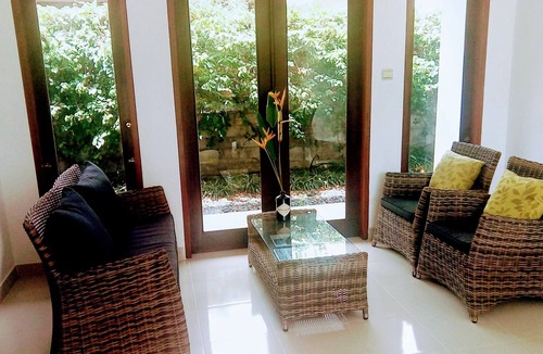 Senggigi Villa | 2BR Villa Paradise with swimming pool and jacuzzi near the beach of Senggigi.