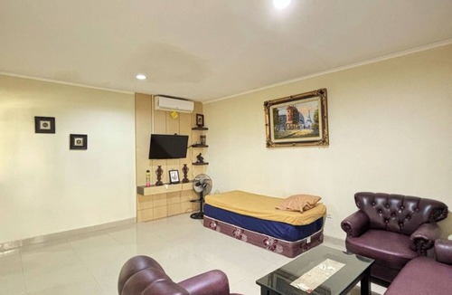 Yogyakarta Villa | 3-bedroom villa with AC, WiFi in fabulous Mantrijeron, Jogja