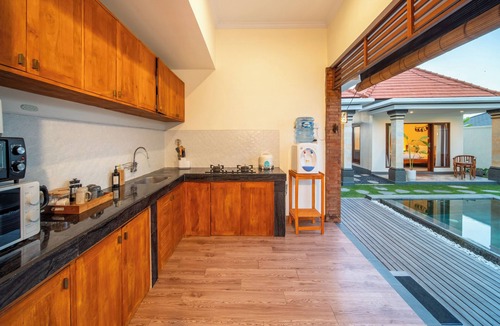 Padonan Villa | 3 BR Family Villa w/Private Pool & Spacious Garden in Canggu Prime Location