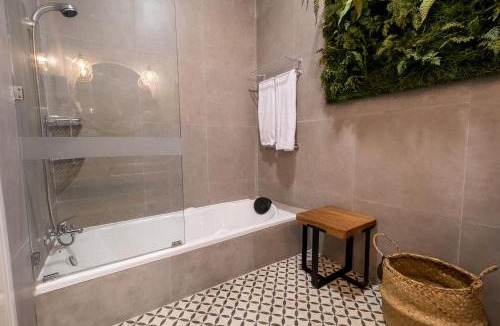 Condongcatur Villa | 3 Kamar Villa dekat Pakuwon Mall Jogja 9 Tamu, Siji Gempol