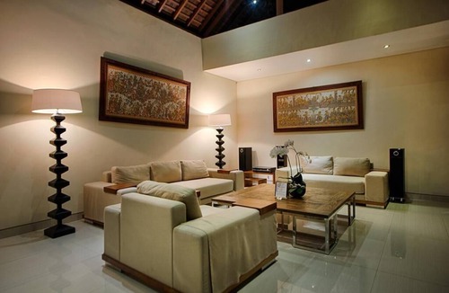 Kedewatan Villa | 4 BR Royal Private Villa Nice view of the Square