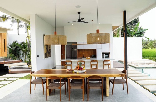 Kedewatan Villa | 4BR Villa René Luxury & Serenity in Rice Fields