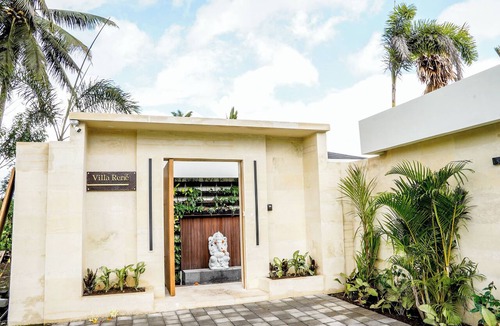 Kedewatan Villa | 4BR Villa René Luxury & Serenity in Rice Fields
