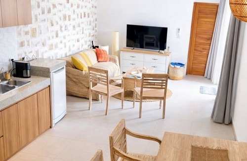Ungasan Villa | 4BR Villa Uluwatu | Pool | 7 min to Melasti Beach | Rooftop Bar | Sunset Views |