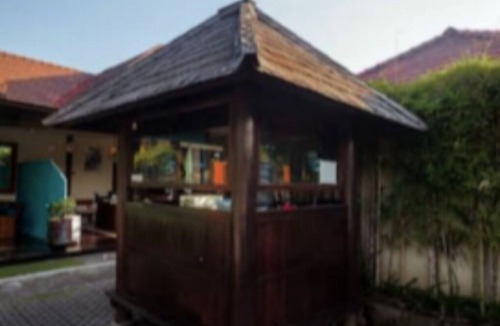 North Legian Villa | 5-bedroom private villa in Seminyak, offering daily breakfast, full-time private chef, airport transfers, complimentary massages, housekeeping, and a dedicated driver.