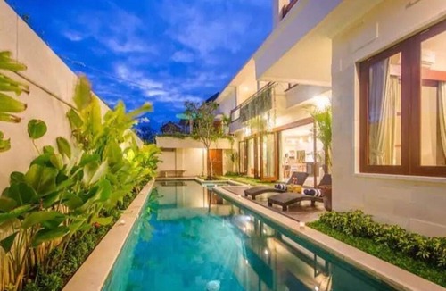 Dewi Sri House | 5 Bedroom Villa in the heart of Seminyak/Legian
