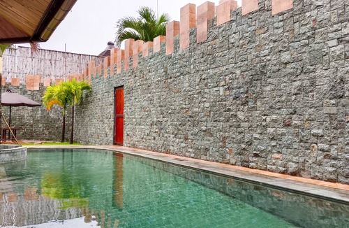 Sanur Kauh House | 5 min to the beach-9 bedrooms Castle Royal Family Mansion