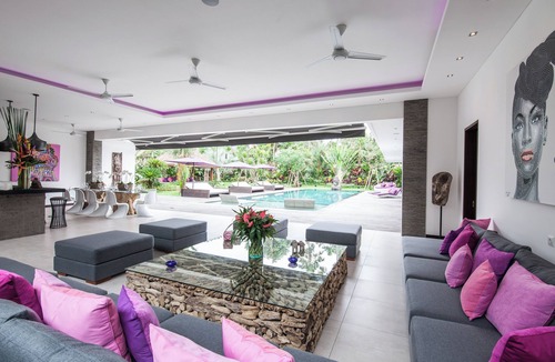 Kerobokan Villa | 6 +1 BR Spacious Villa for 18 person Gazebo and Pool SEMINYAK
